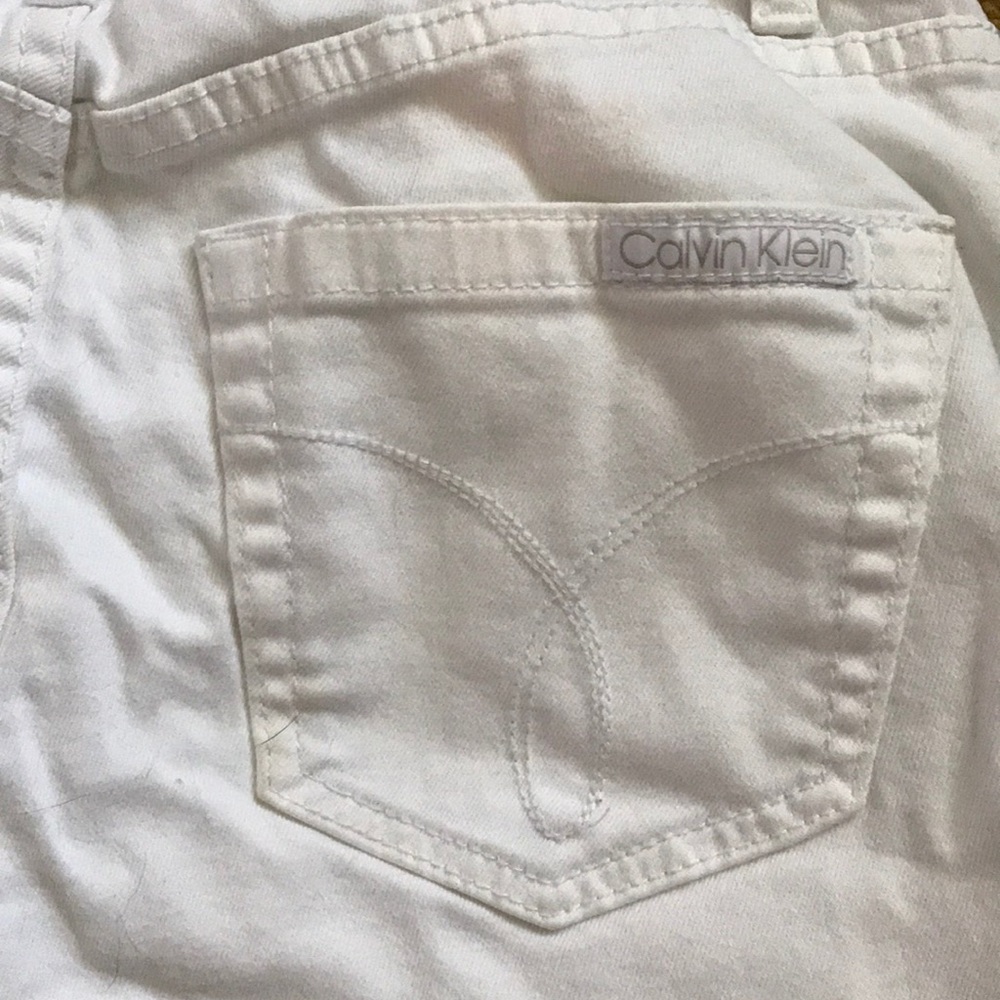 Shorts - Picture 3 of 3